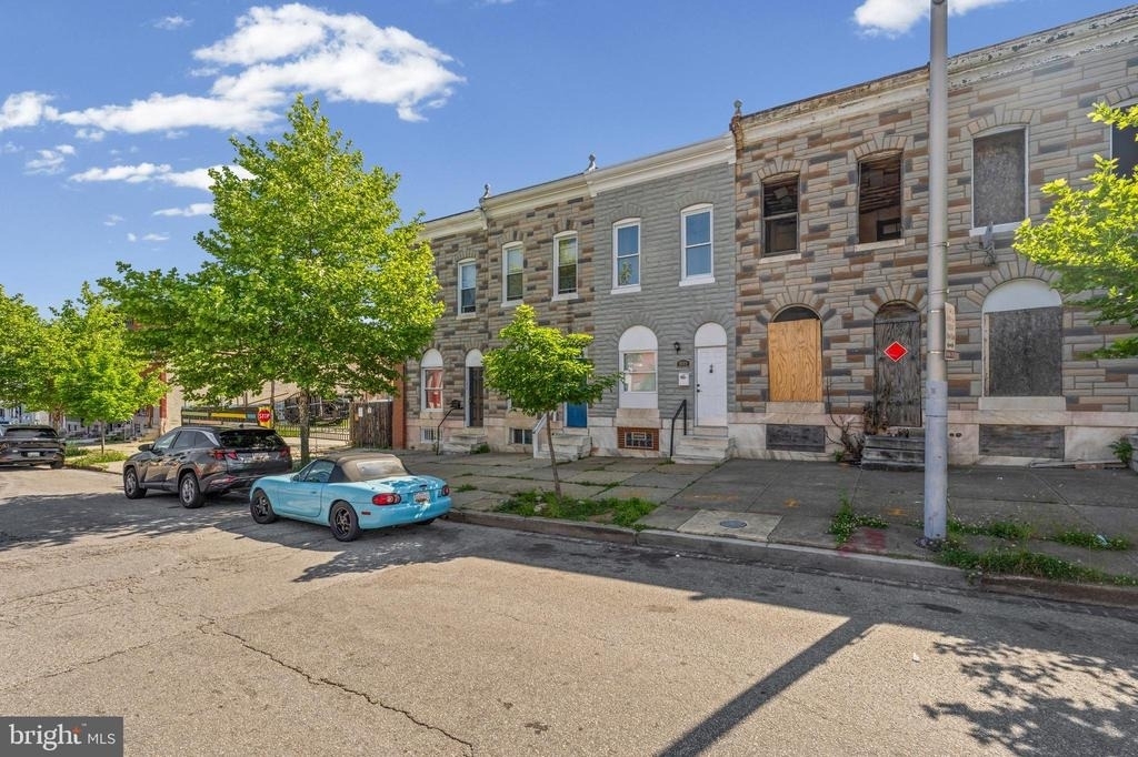 1669 N Milton Avenue - Photo 21