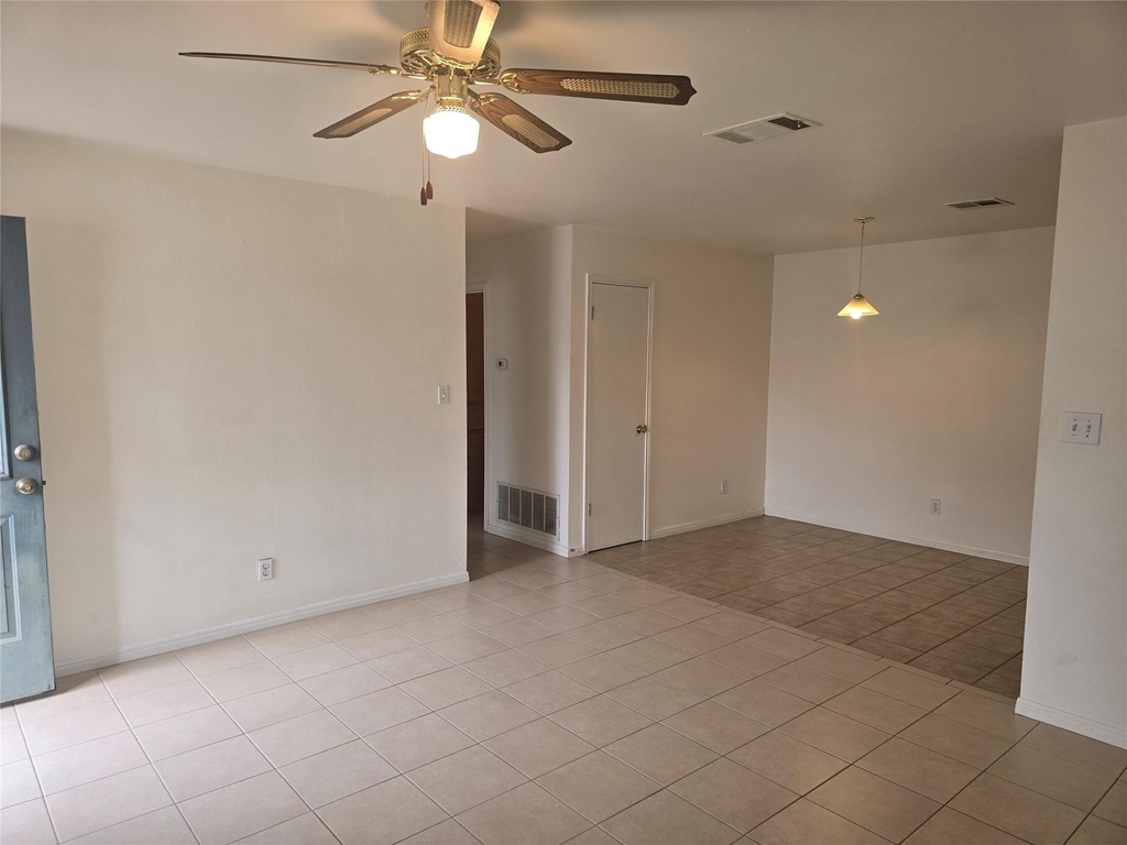 1915 Alex Ave - Photo 3