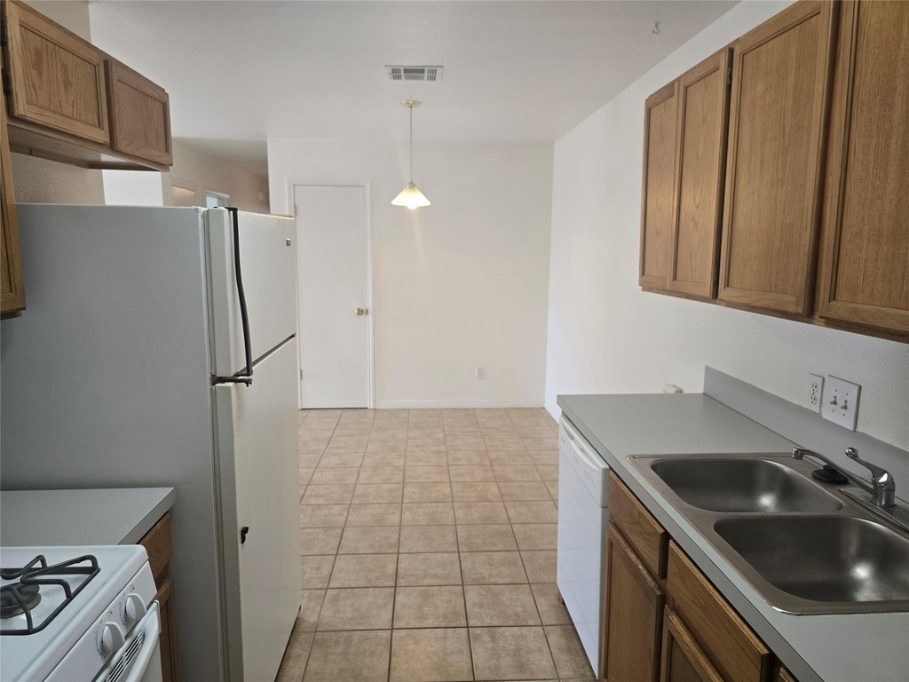 1915 Alex Ave - Photo 5