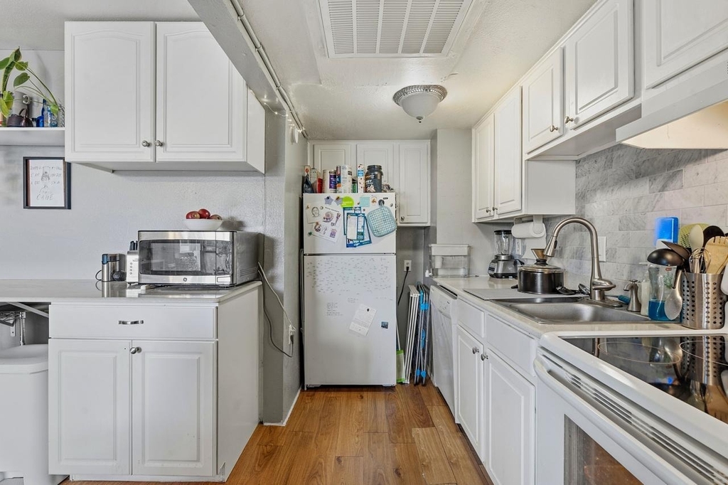 2910 Medical Arts St - Photo 5