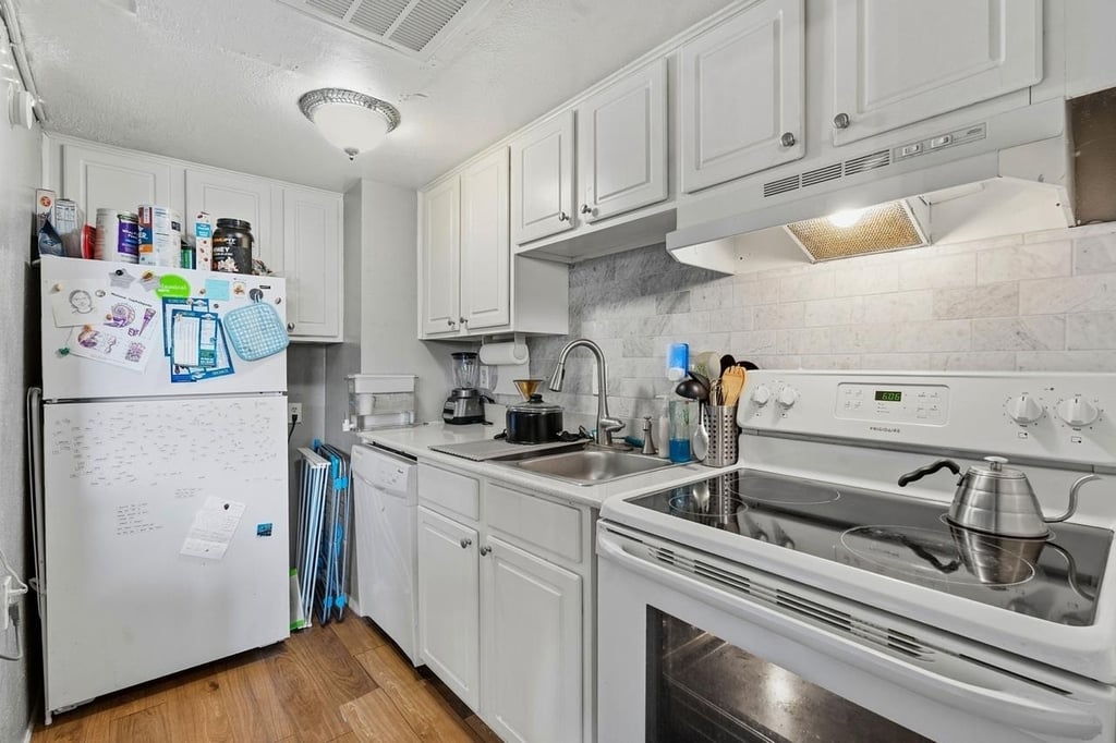 2910 Medical Arts St - Photo 4