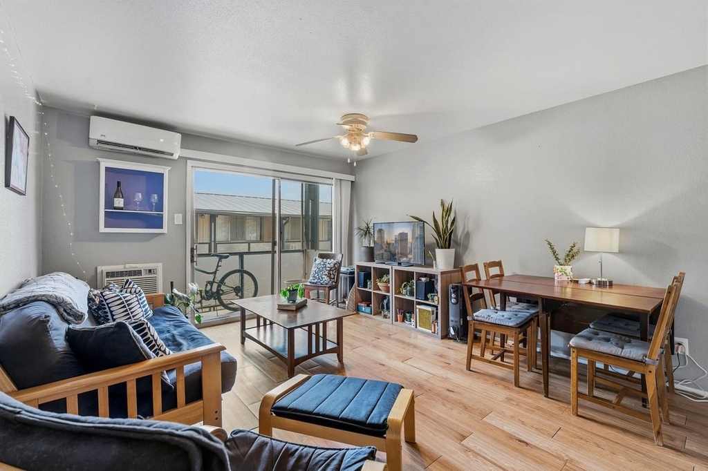 2910 Medical Arts St - Photo 2