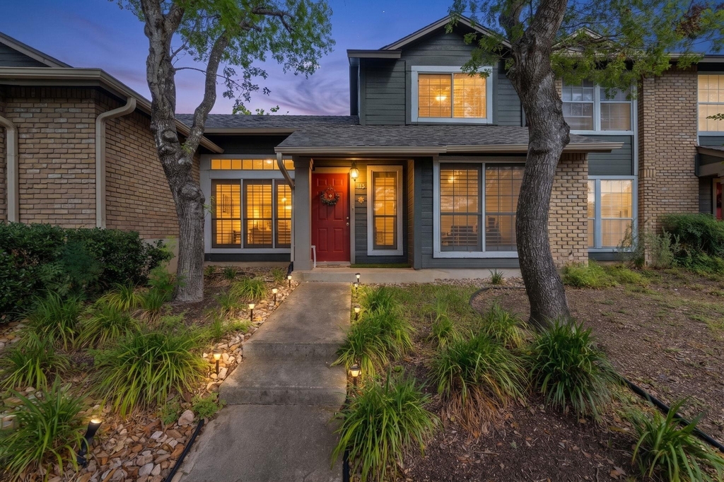 1015 E Yager Ln - Photo 33