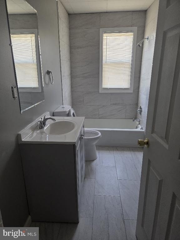 220 Poplar Avenue - Photo 2