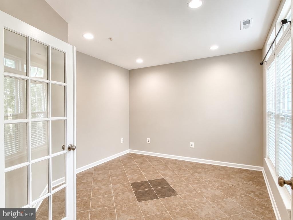 1743 Theale Way - Photo 2