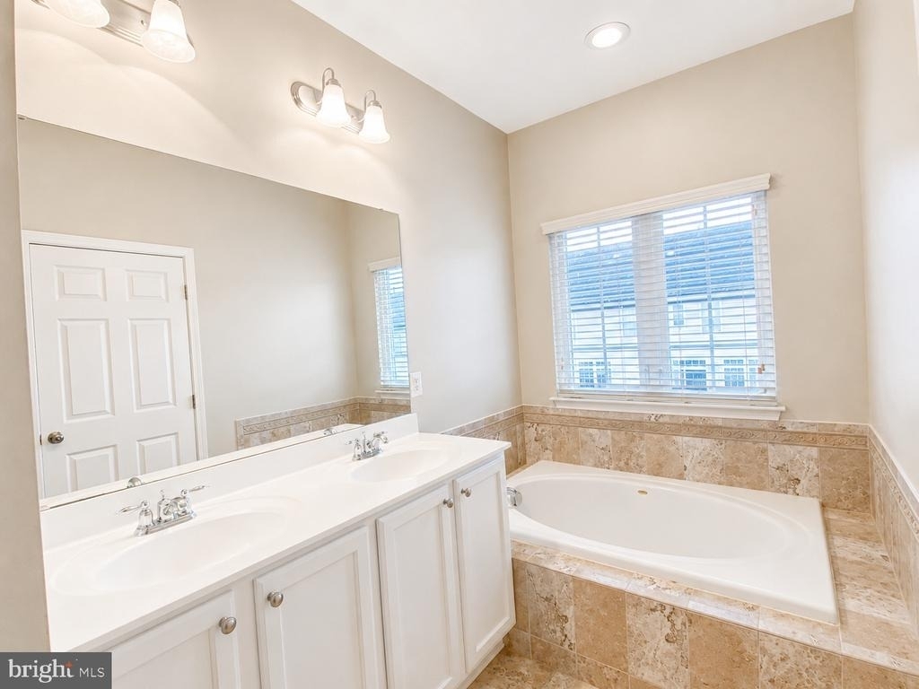 1743 Theale Way - Photo 20