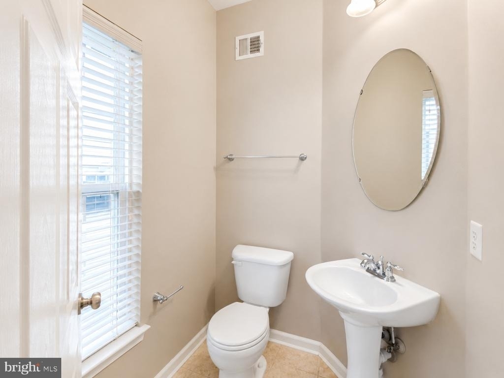 1743 Theale Way - Photo 9