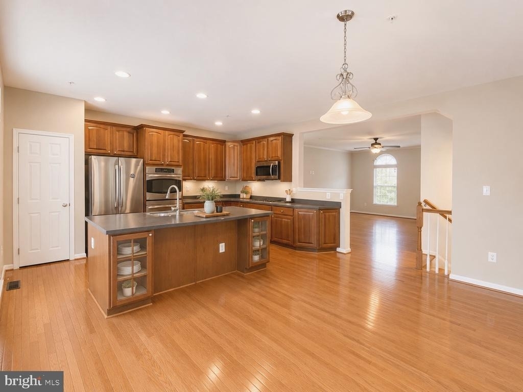 1743 Theale Way - Photo 6