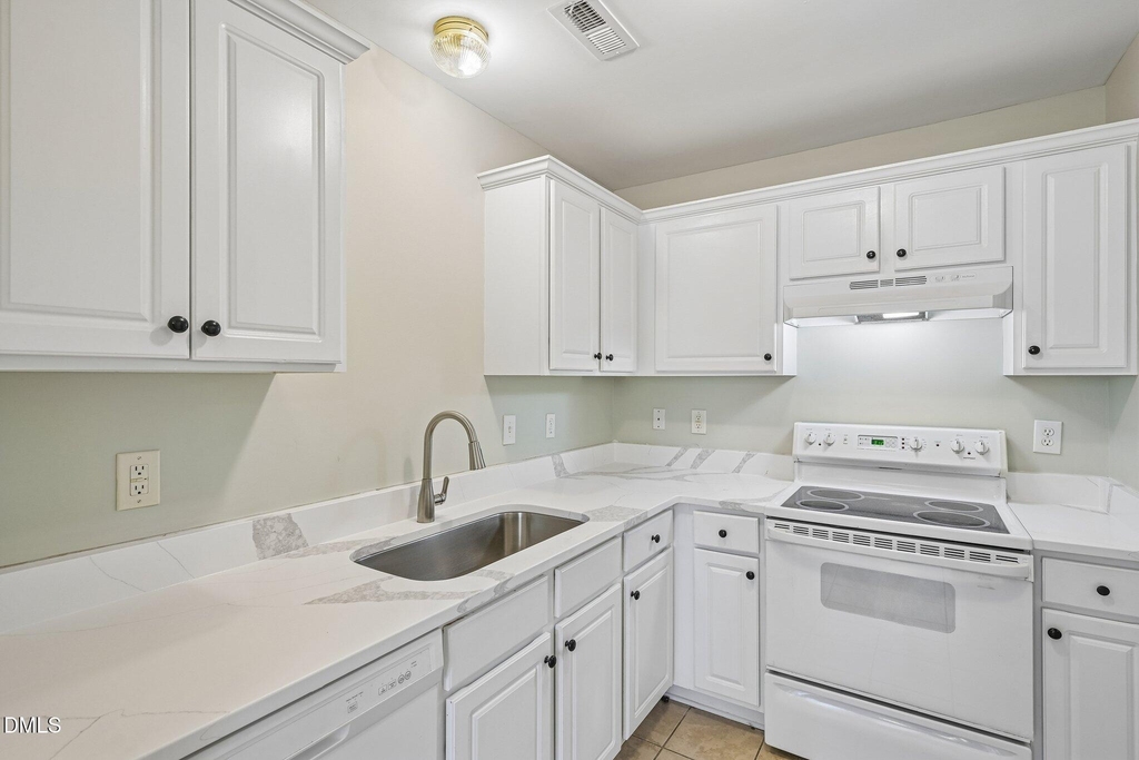 278 S Raleigh Street - Photo 1