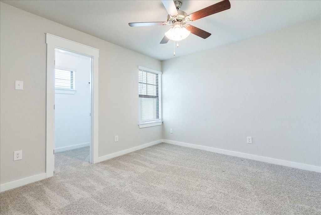 496 Fieldwood Dr - Photo 18