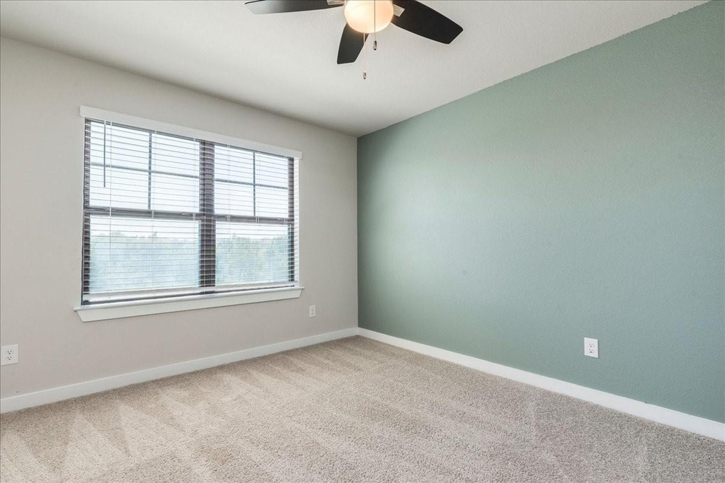 496 Fieldwood Dr - Photo 16