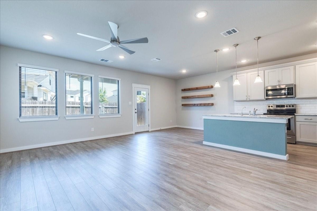 496 Fieldwood Dr - Photo 4