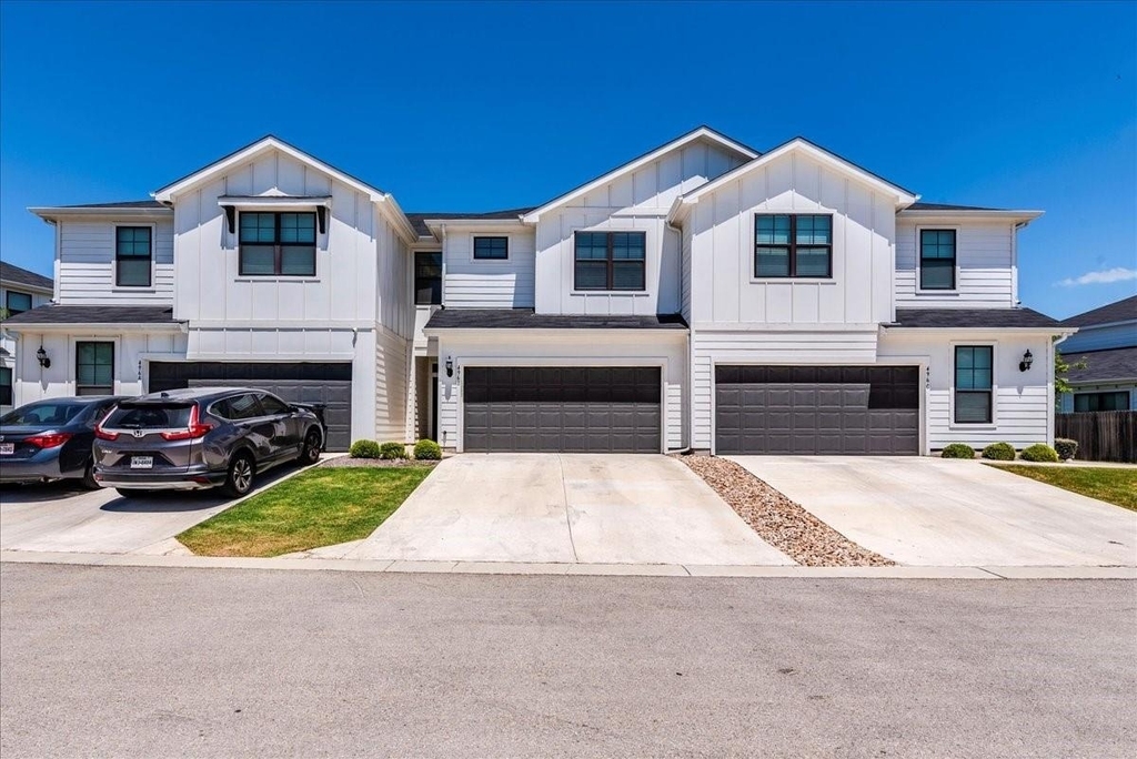 496 Fieldwood Dr - Photo 2
