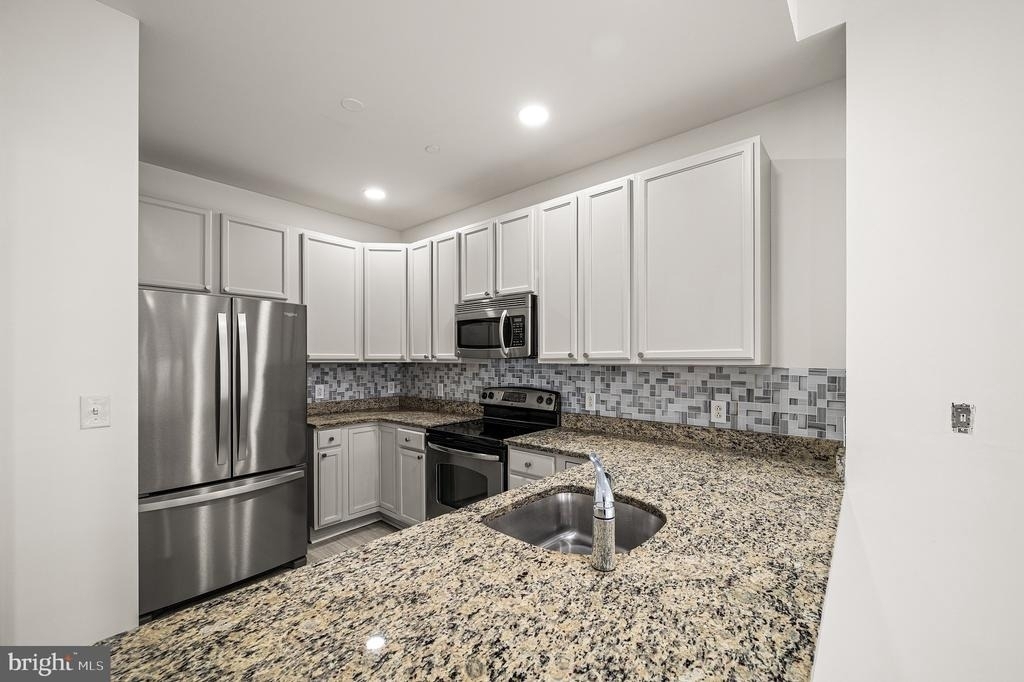 530 Harlan Boulevard - Photo 9