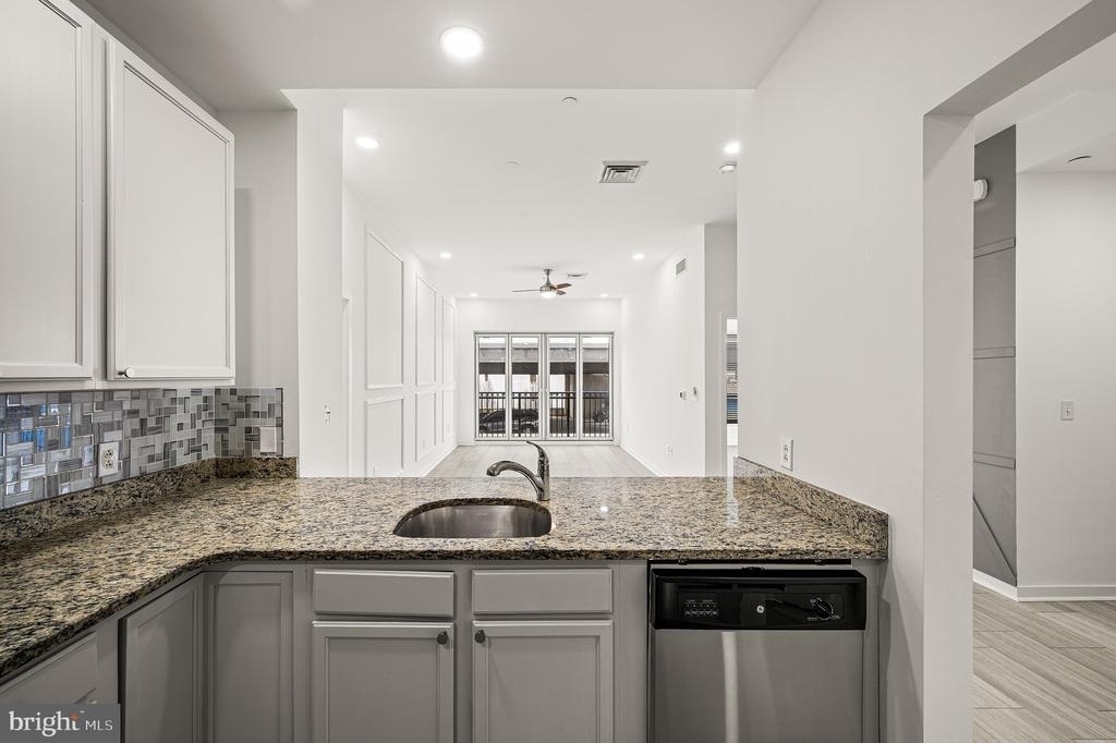 530 Harlan Boulevard - Photo 8