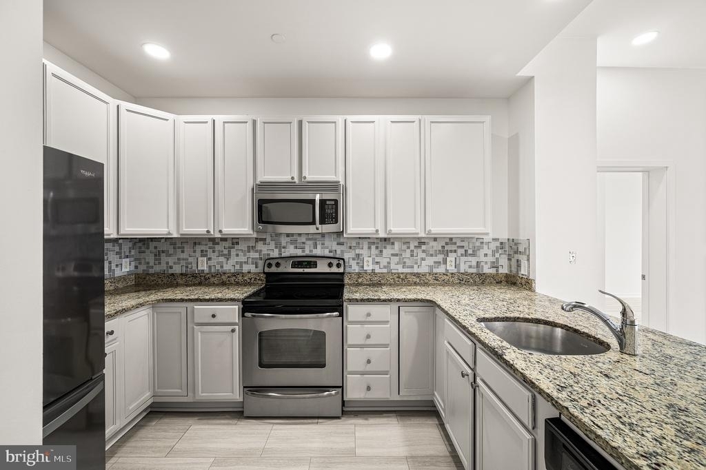 530 Harlan Boulevard - Photo 7