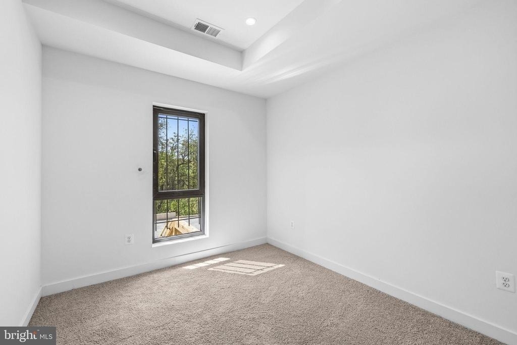 2532 Elvans Road Se - Photo 13