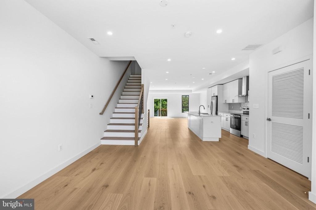2532 Elvans Road Se - Photo 34