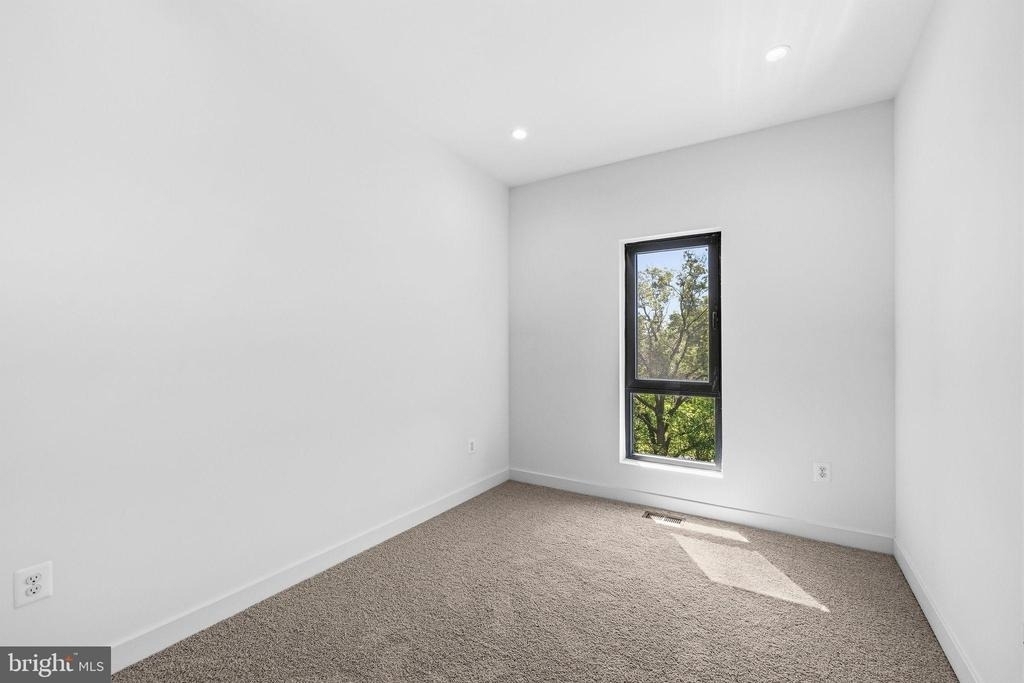 2532 Elvans Road Se - Photo 37