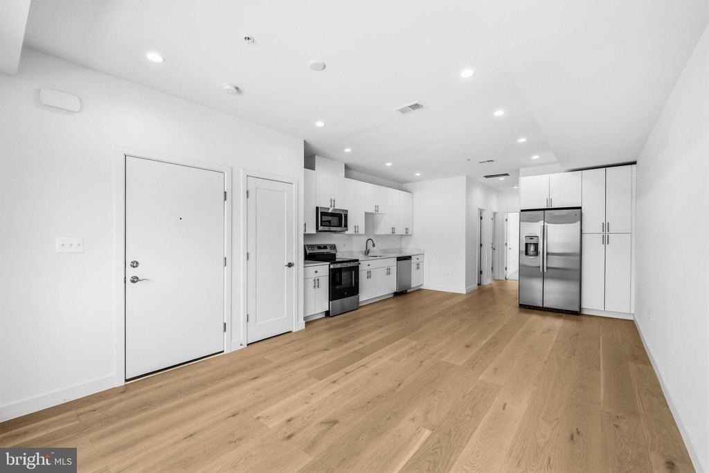 2532 Elvans Road Se - Photo 3