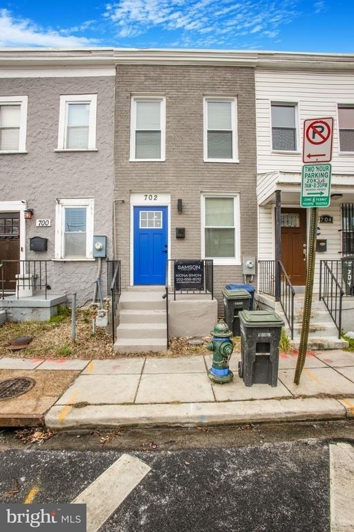702 19th Street Ne - Photo 2