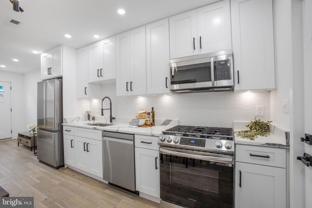 702 19th Street Ne - Photo 4