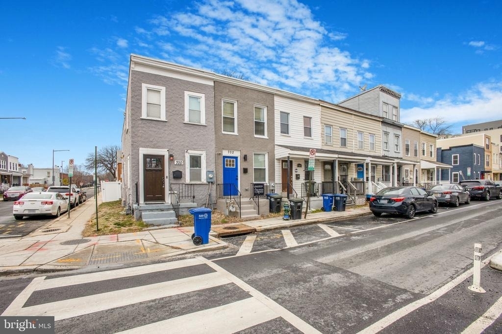 702 19th Street Ne - Photo 3