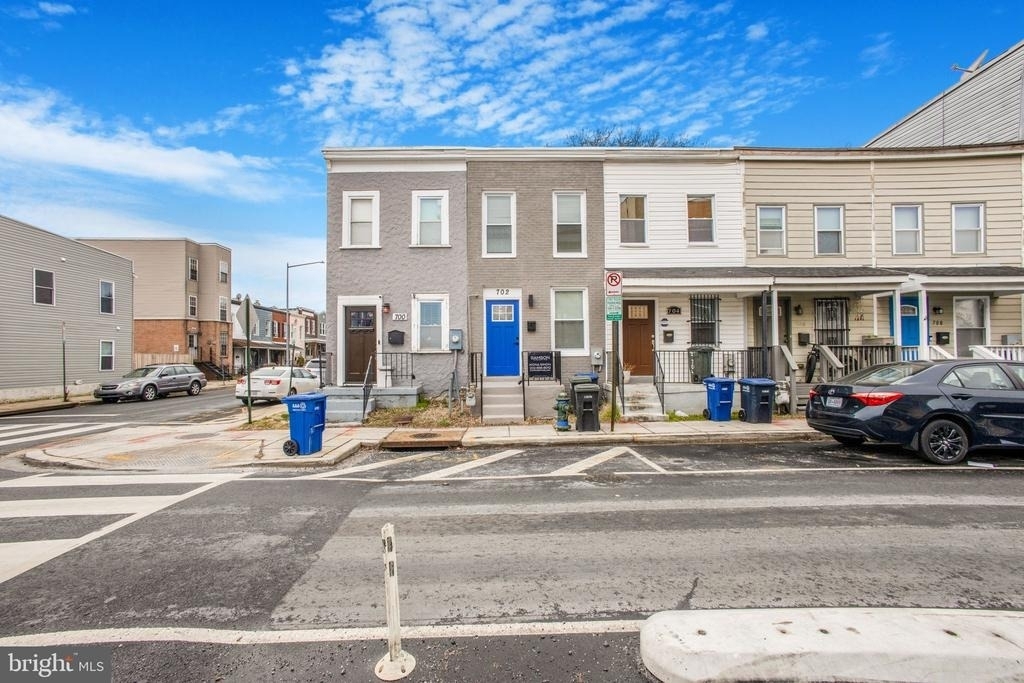 702 19th Street Ne - Photo 1