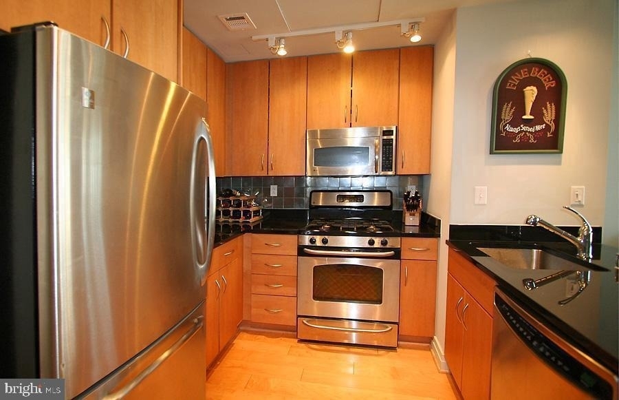 301 Massachusetts Ave Nw - Photo 3