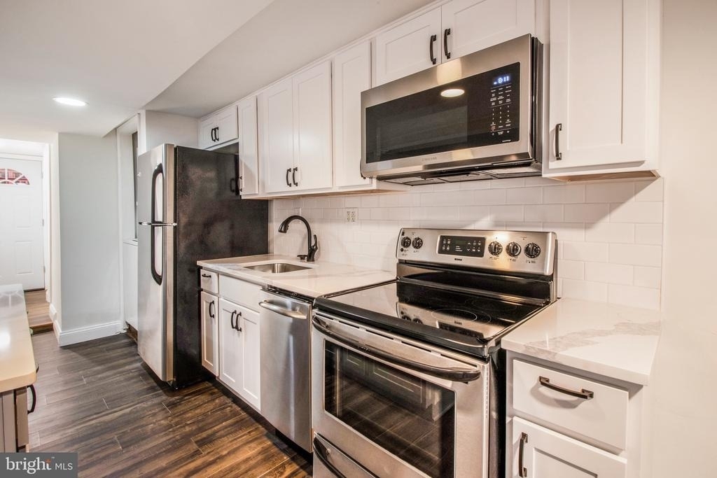 104 15th Street Se - Photo 4