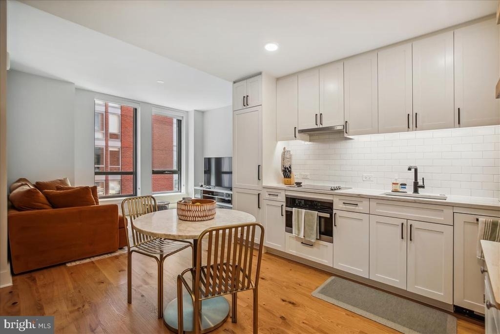 1211 Van Street Se - Photo 2