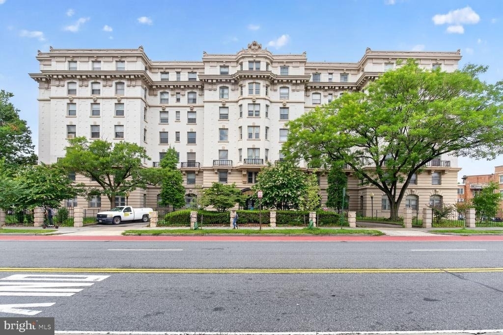 3060 16th Street Nw - Photo 4