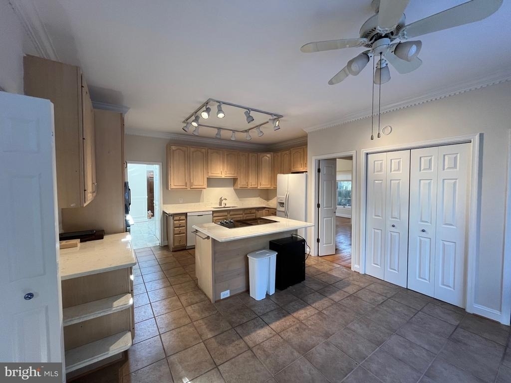5179 Macomb Street Nw - Photo 6