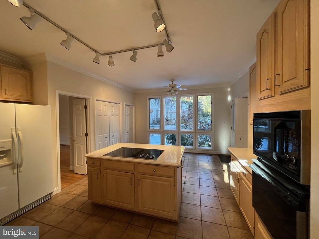 5179 Macomb Street Nw - Photo 5