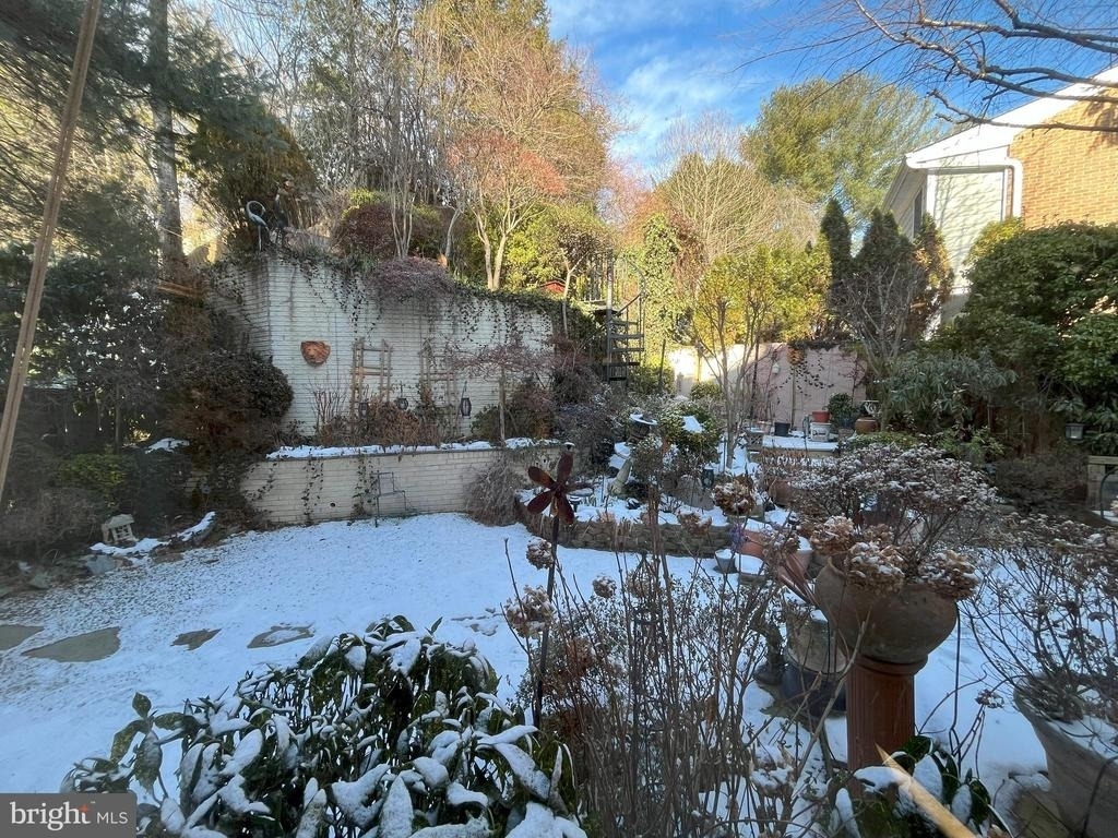 5179 Macomb Street Nw - Photo 8