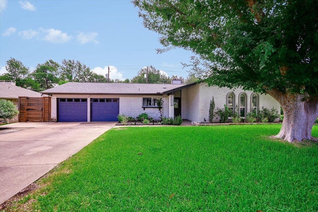 11711 Three Oaks Trl - Photo 1