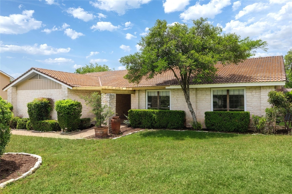 611 Lido St - Photo 0