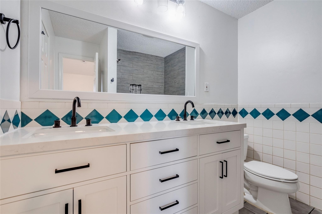 1306 Glenda Dr - Photo 2