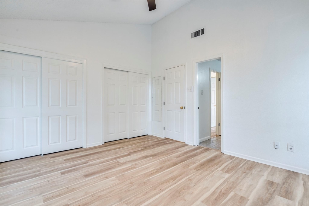 1306 Glenda Dr - Photo 10