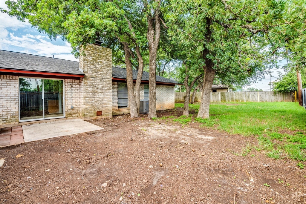 1306 Glenda Dr - Photo 18