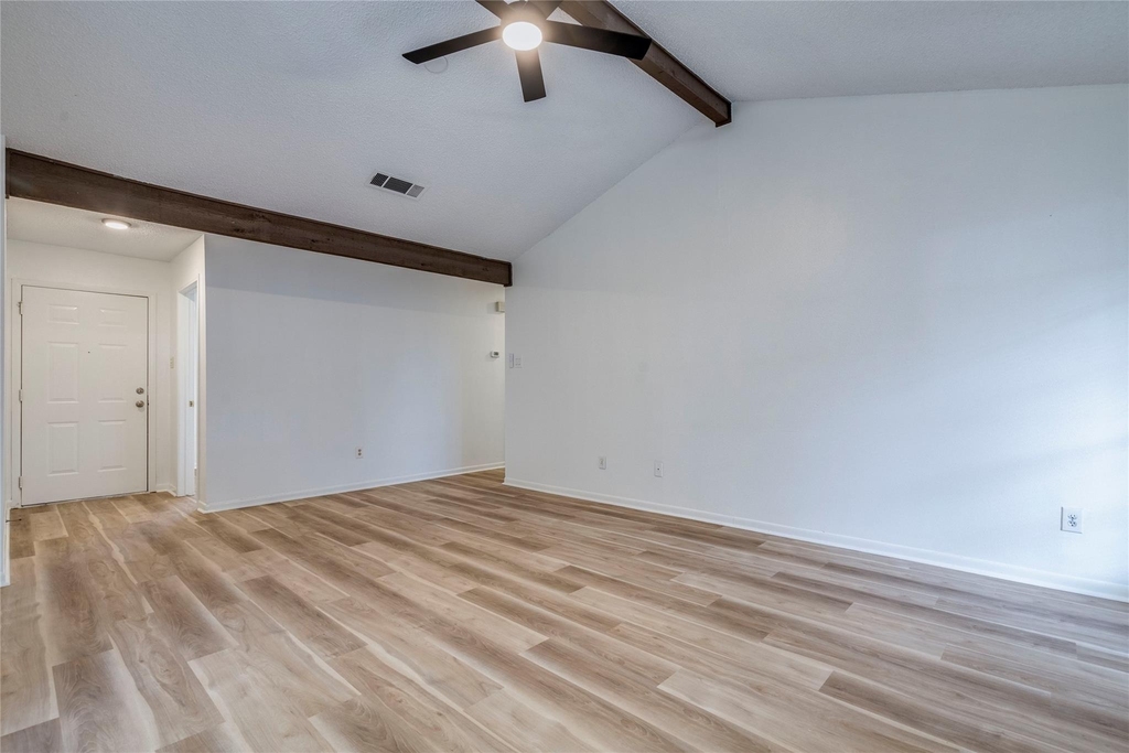 1306 Glenda Dr - Photo 5