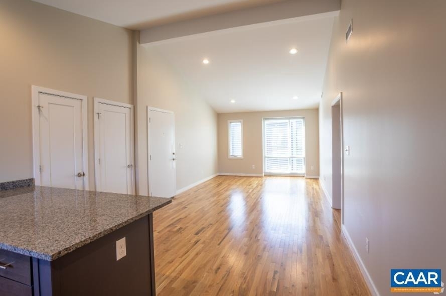 630 Park St - Photo 4