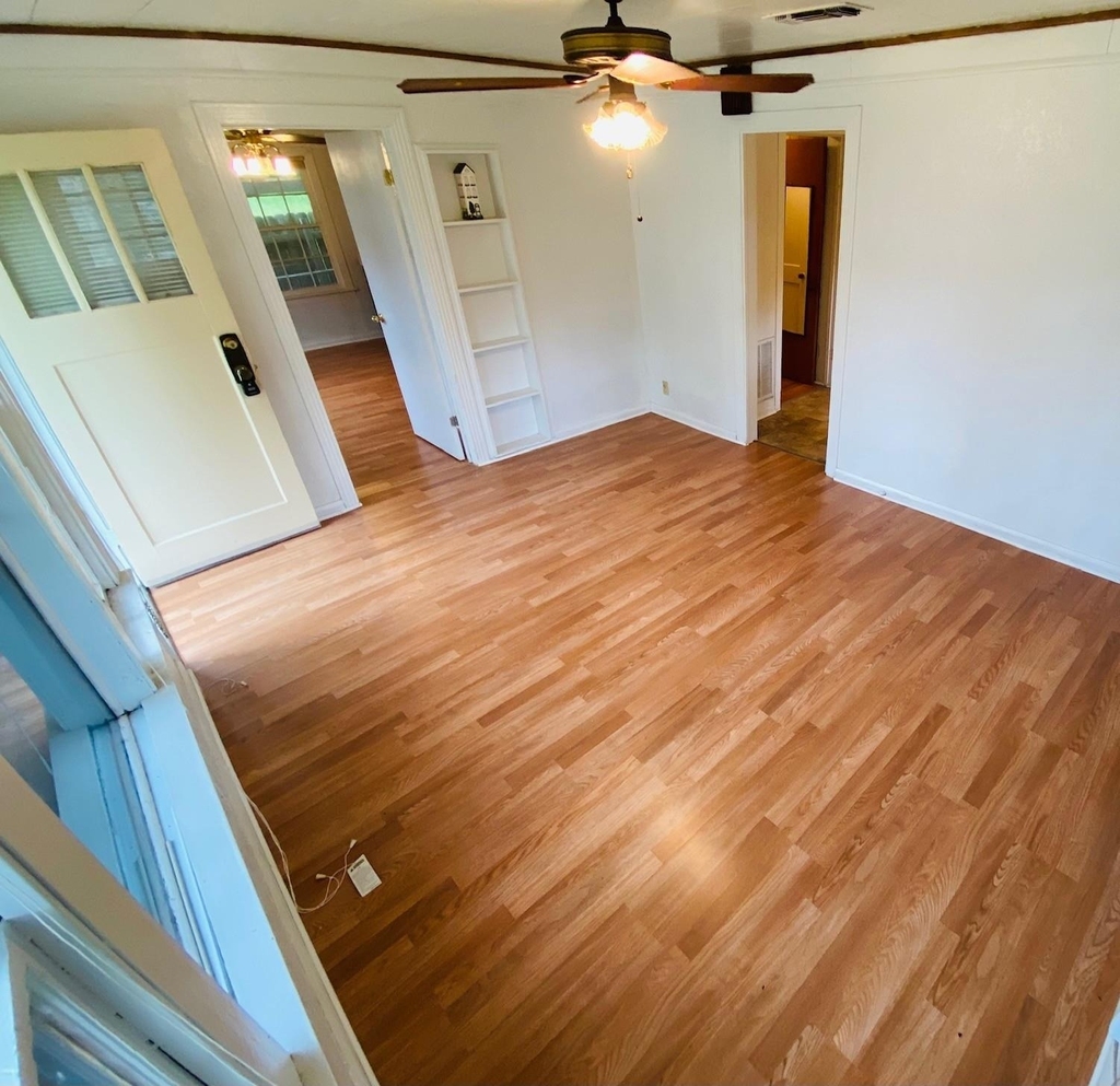 365 E Irby St - Photo 11