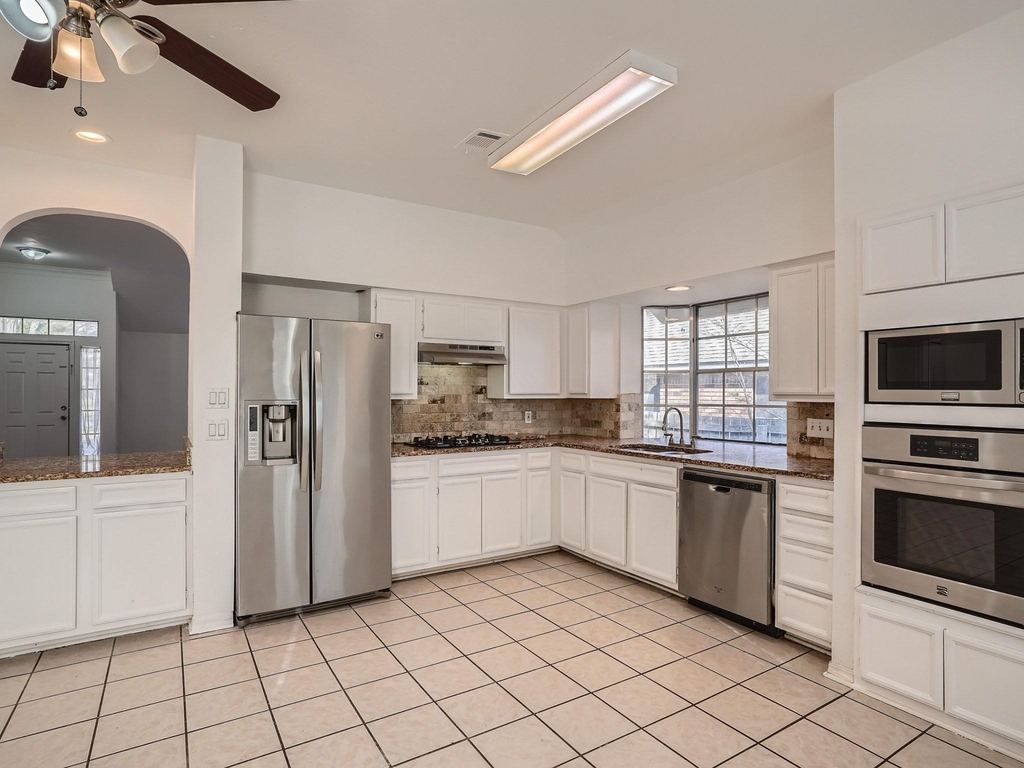 811 Canyon Bend Rd - Photo 3