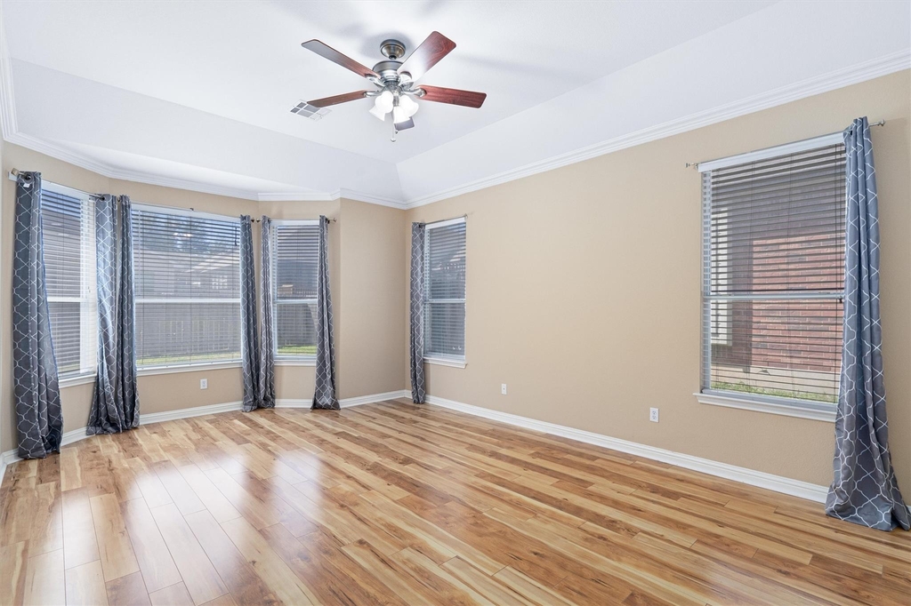 620 Middle Creek Dr - Photo 15