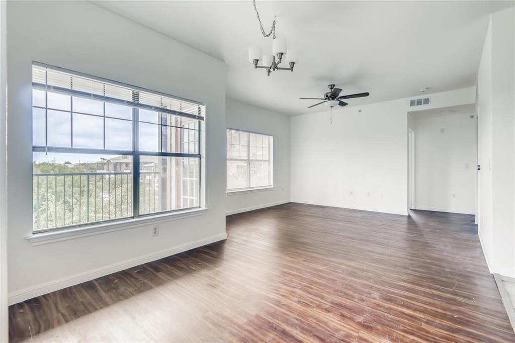 2320 Gracy Farms Ln - Photo 3
