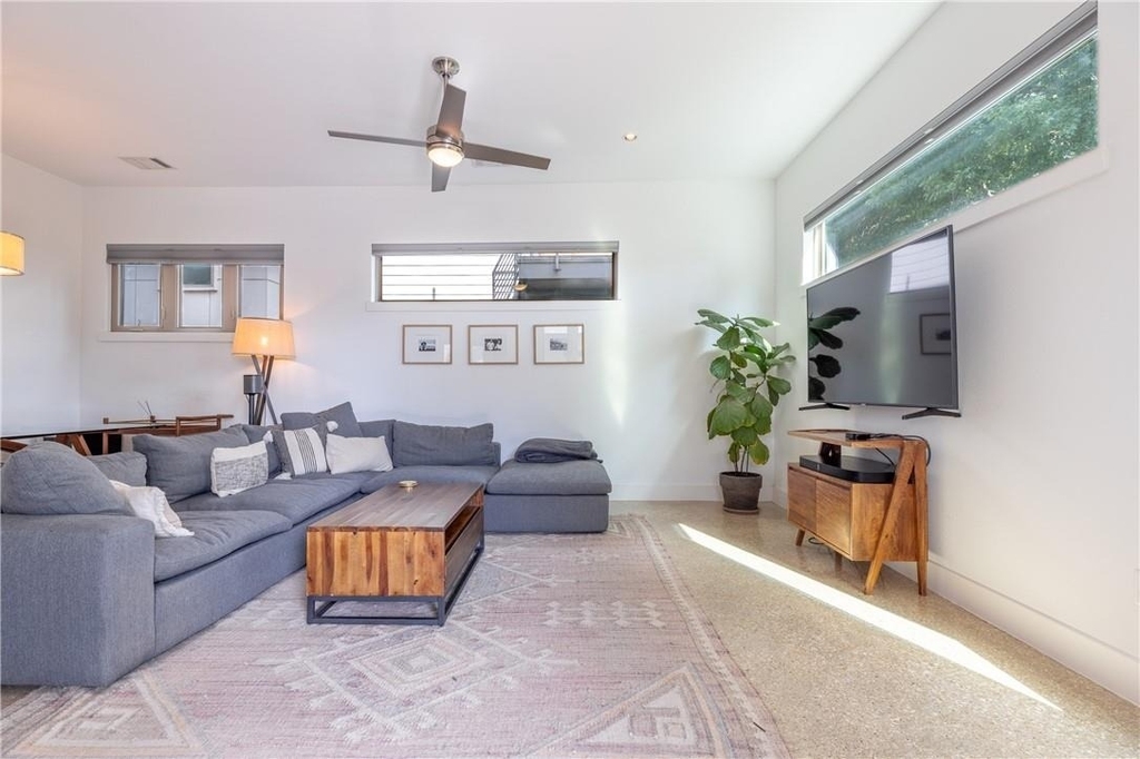 500 W 51st St - Photo 1