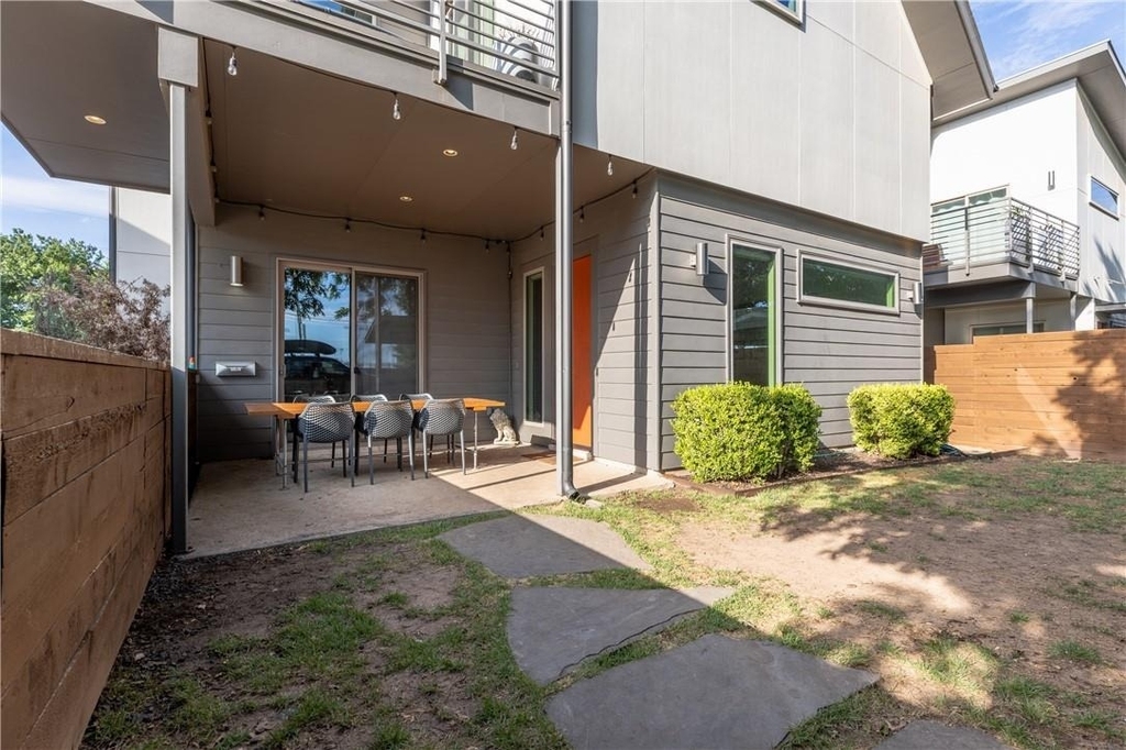 500 W 51st St - Photo 0