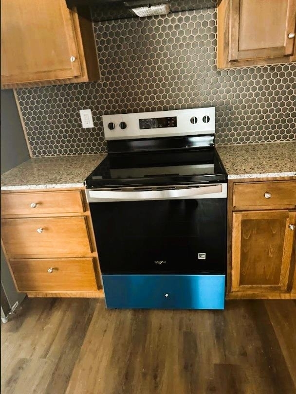 240 W Elm St - Photo 7