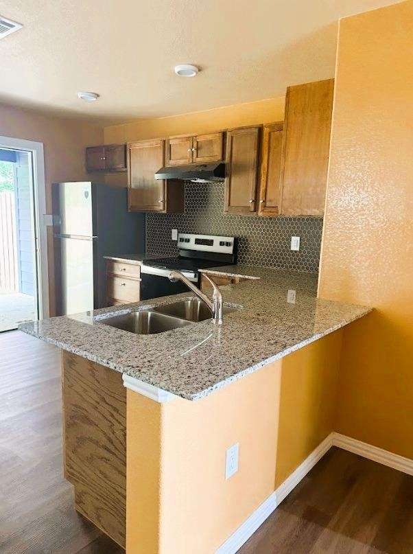240 W Elm St - Photo 9
